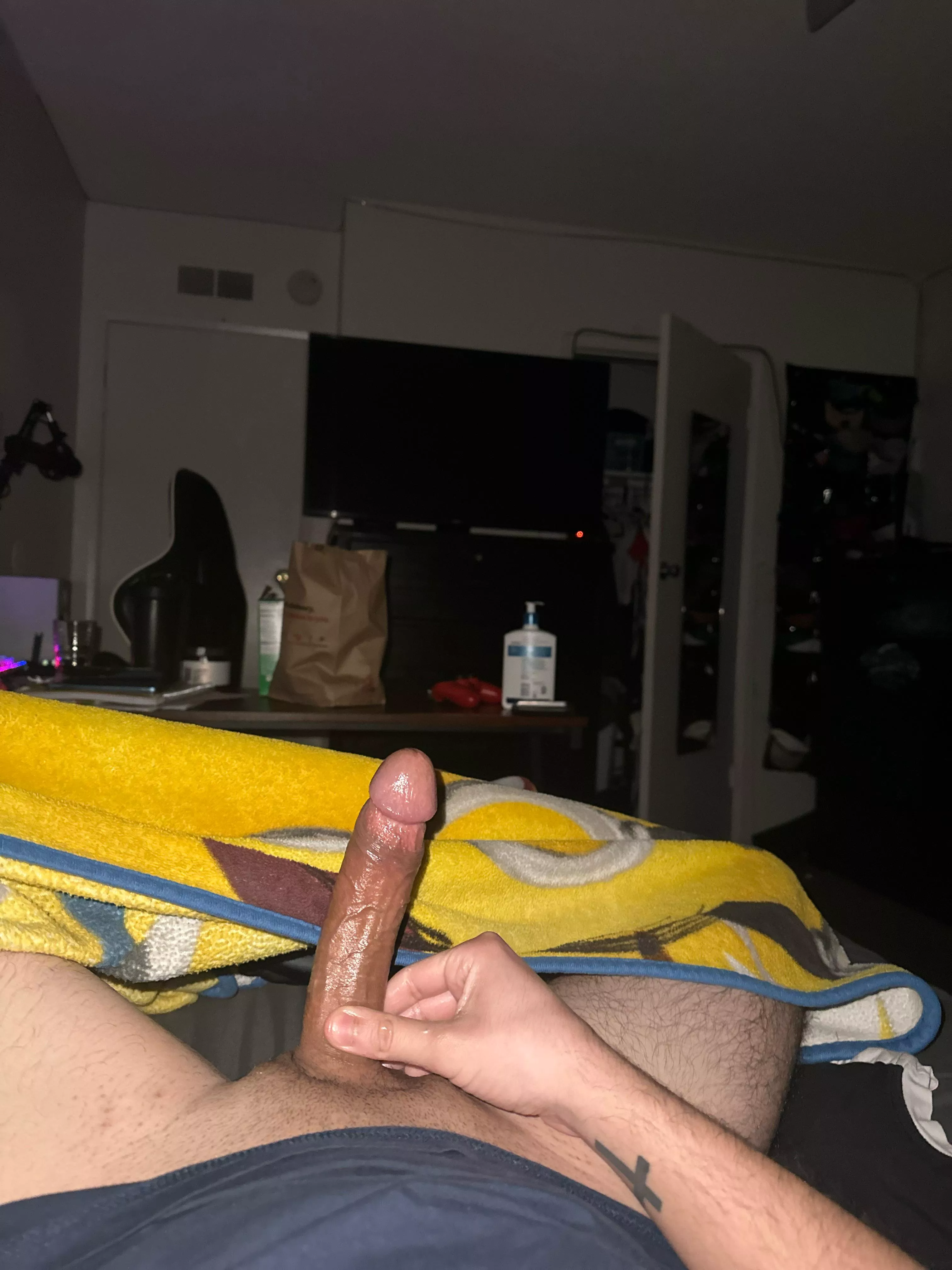 21, fit, hmu for LIVE posted by FitguynamedR