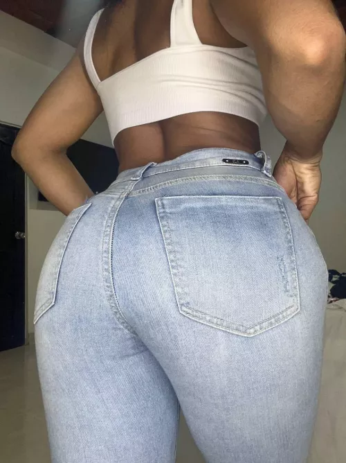 Big butts here by Clarissa_Joan