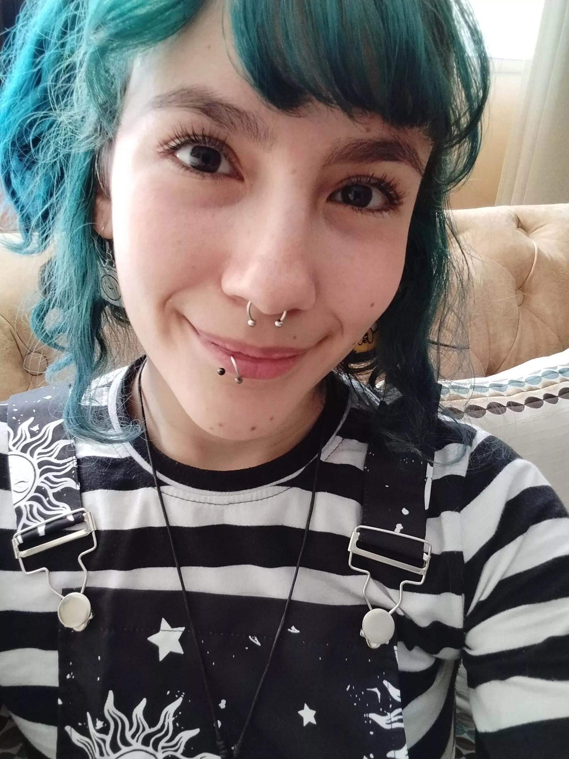 Blue is cute posted by sofia-imoon