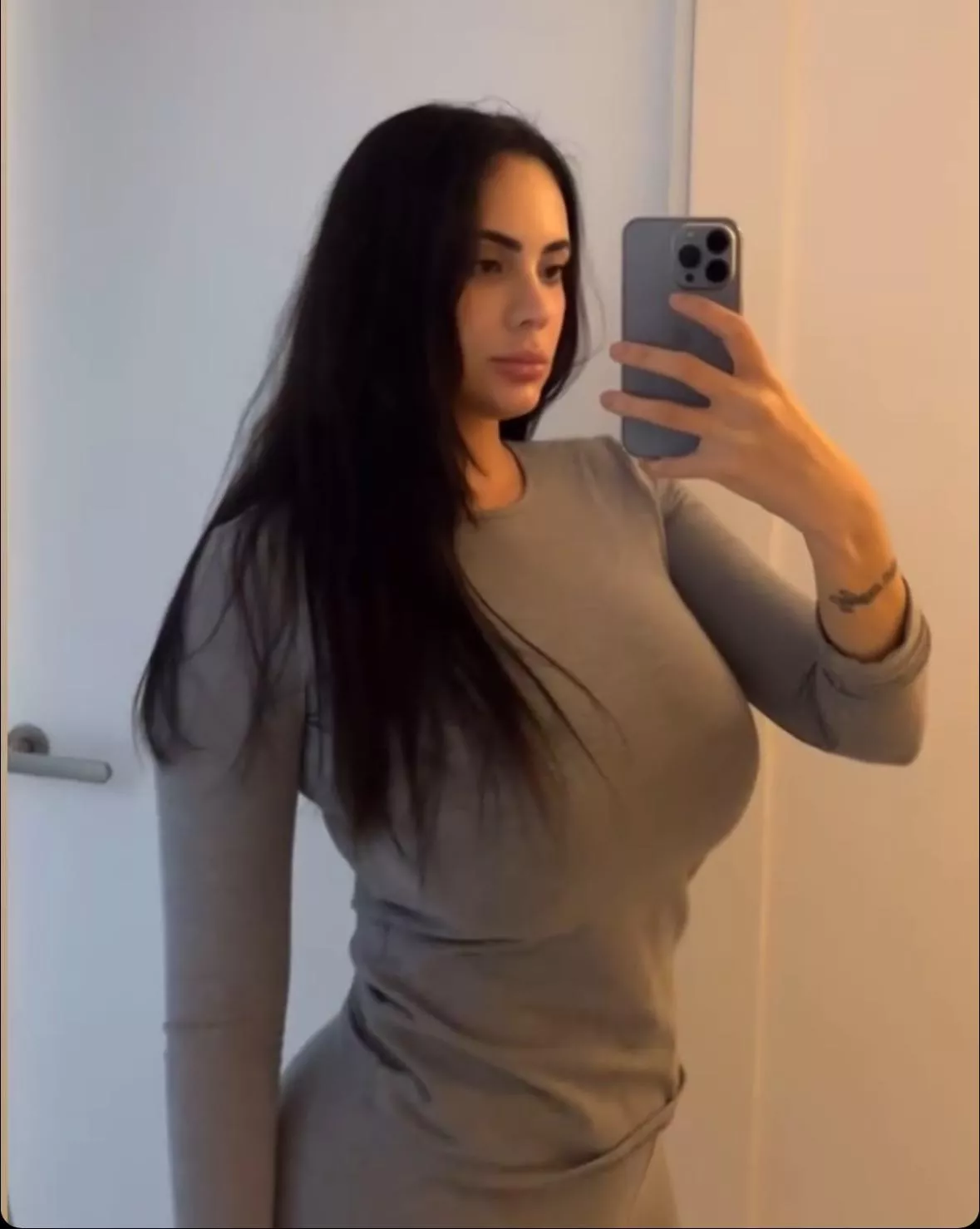 Busty Brazilian posted by mag0894