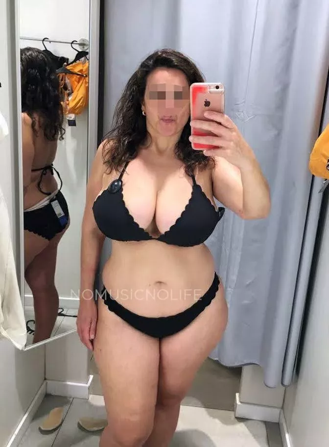 Can you see the bikini? posted by nmnlswingers