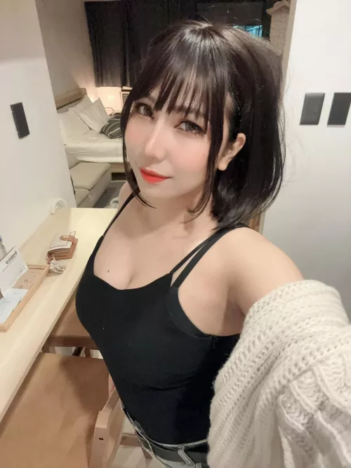 crave your lips on me baby by MysteriousXXGirl