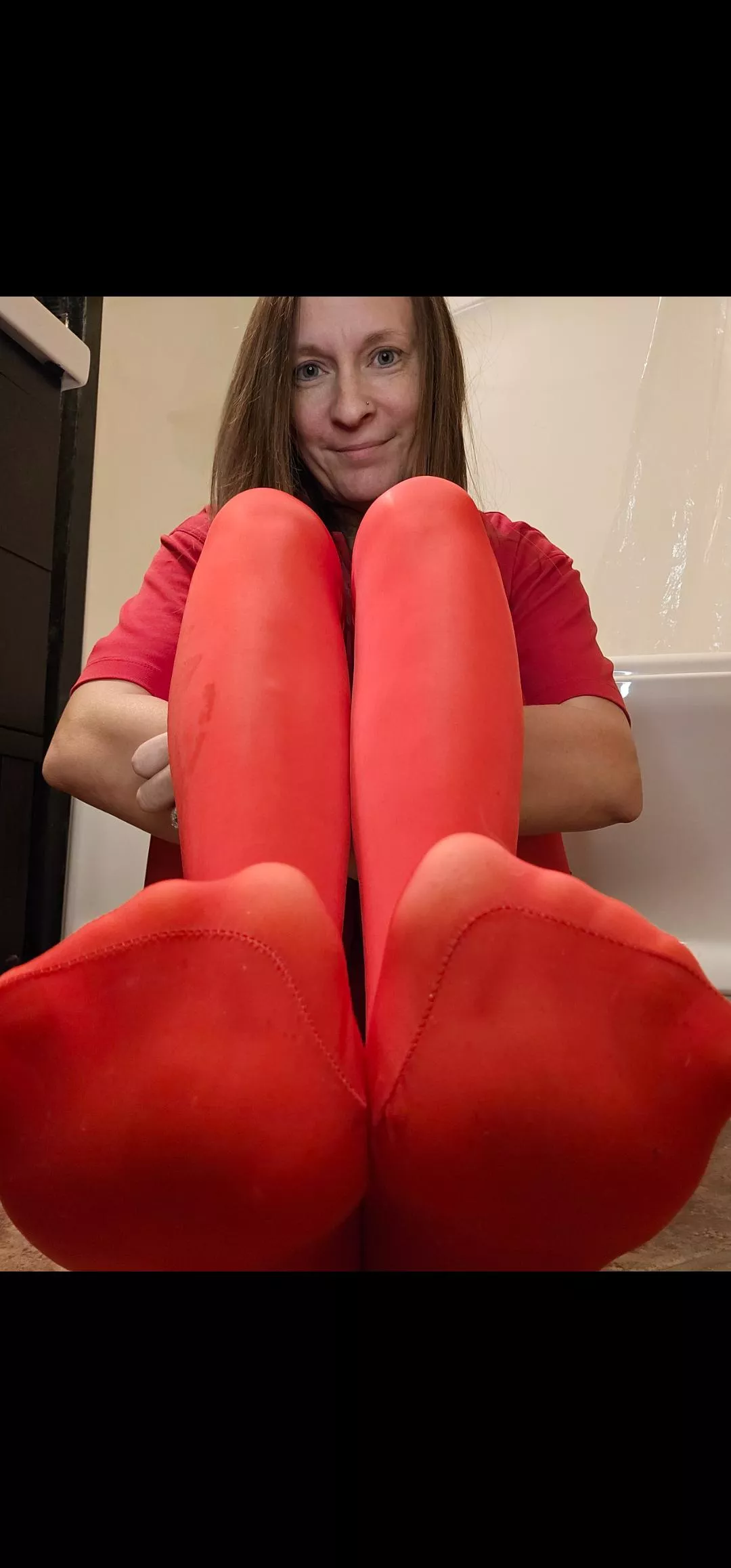 Cum on my legs or feet/toes or where else posted by NylonGiraffe