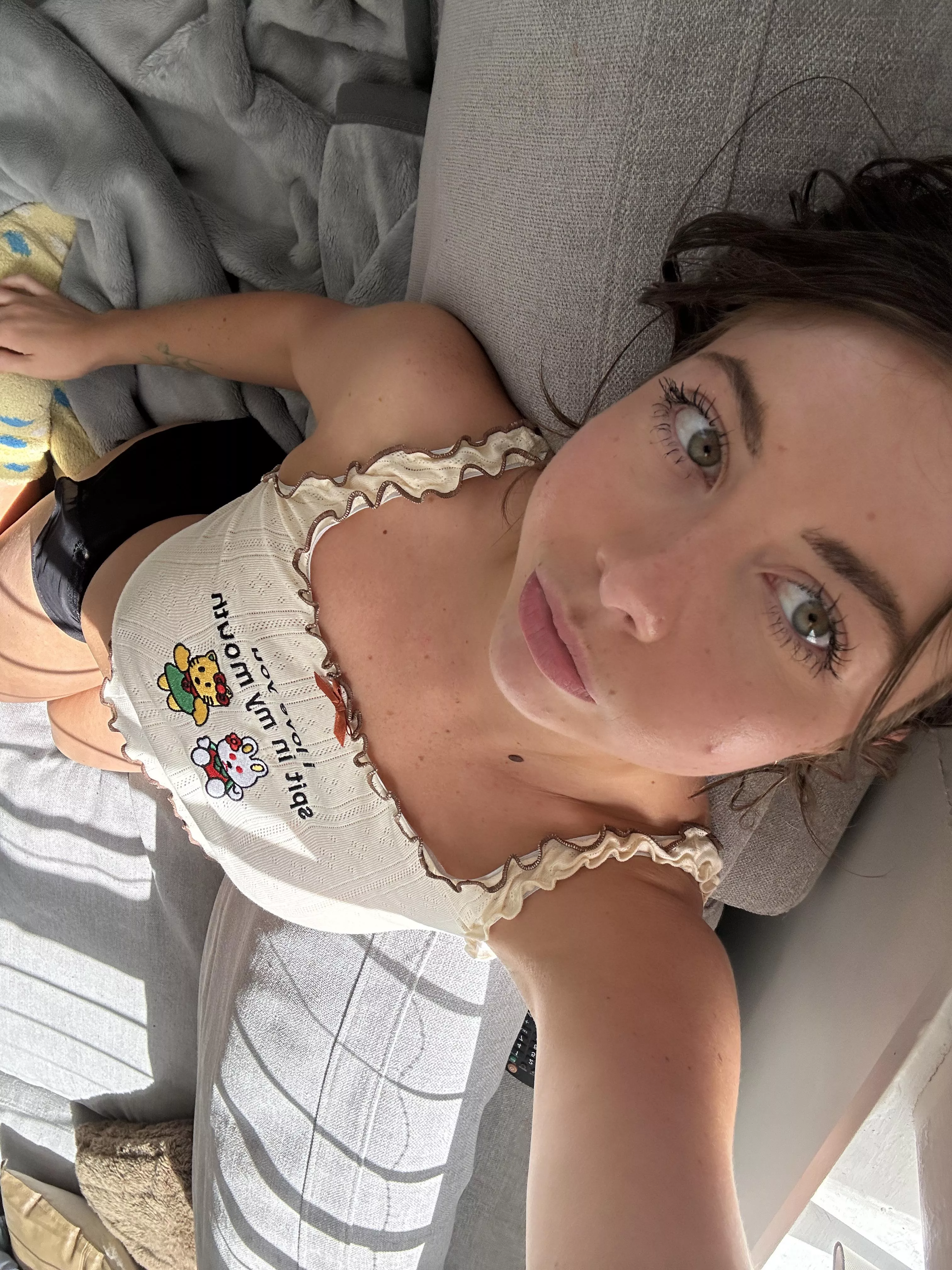 Do I look good on this top? posted by Tiny-Armadillo4207