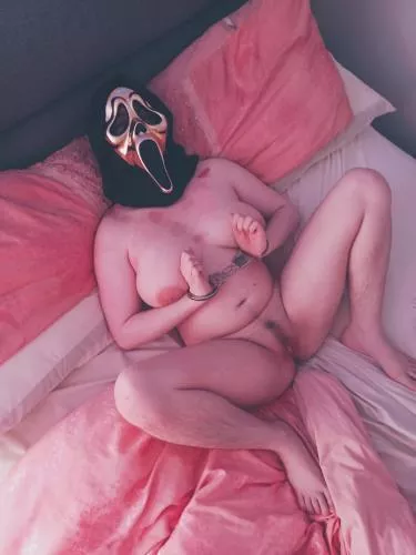 Ghostface in cuffs and all spread out. [25FTM] posted by leonscreams