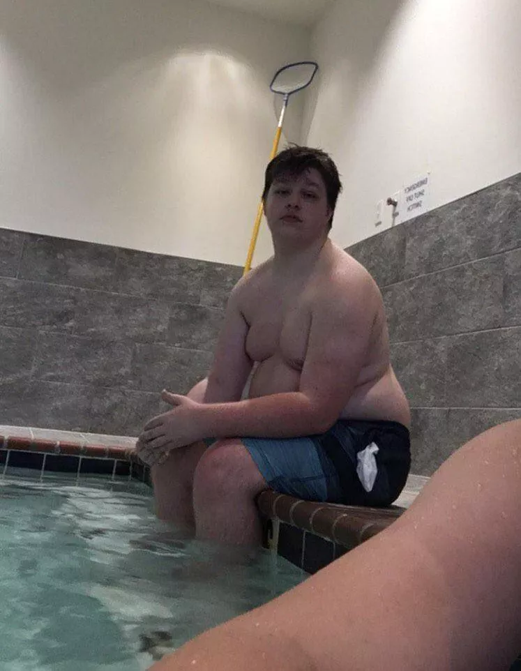 How do we feel about chunky guys? 😅  posted by Ok-Garage1095