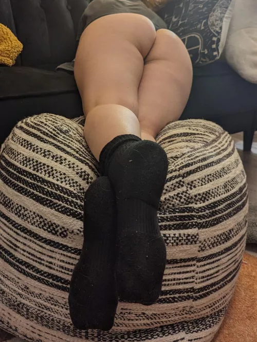 I need someone to play with by GoddessLooLoo