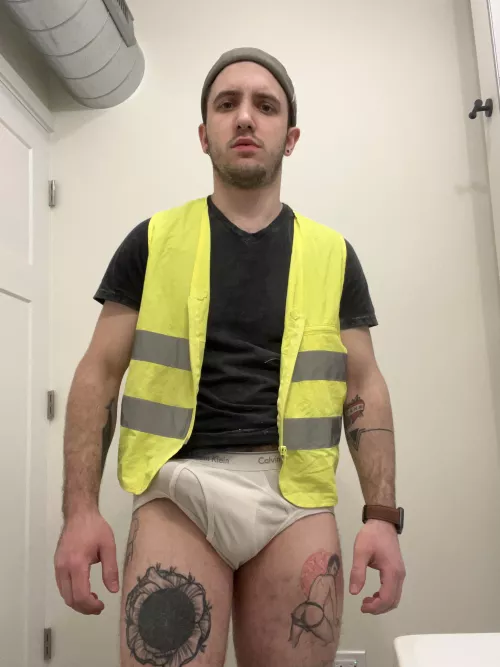 Is it noticeable bulge? by vlad_chi_art