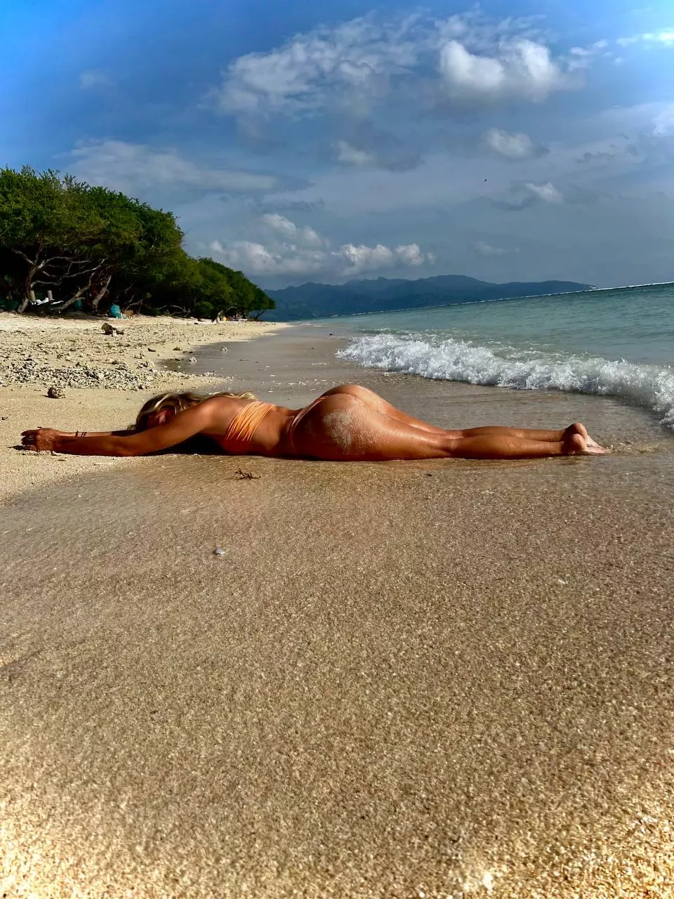 join me take a Dip and let's get naked after posted by blondejuliaaa