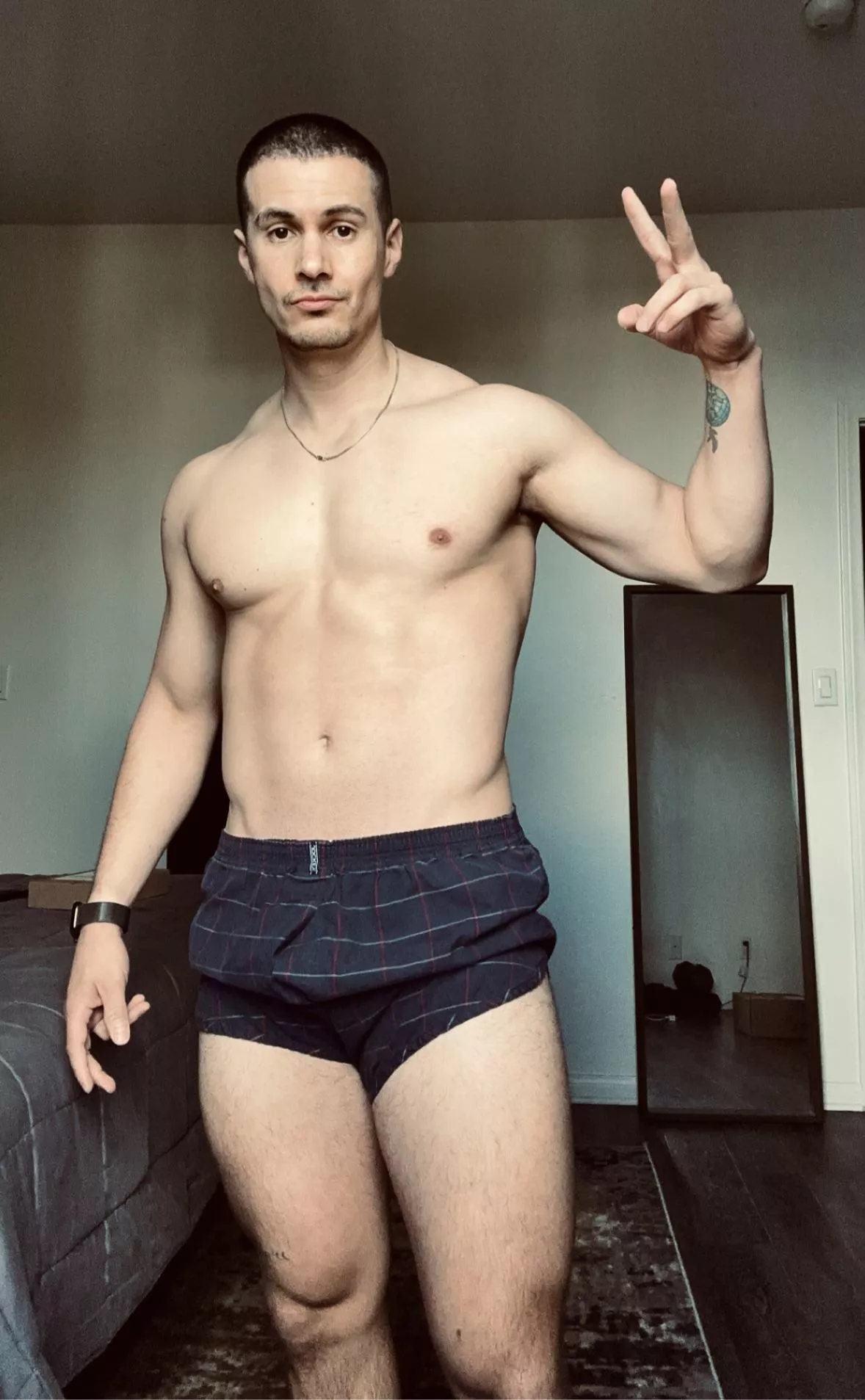 Legggg day posted by MarsupialDiligent585