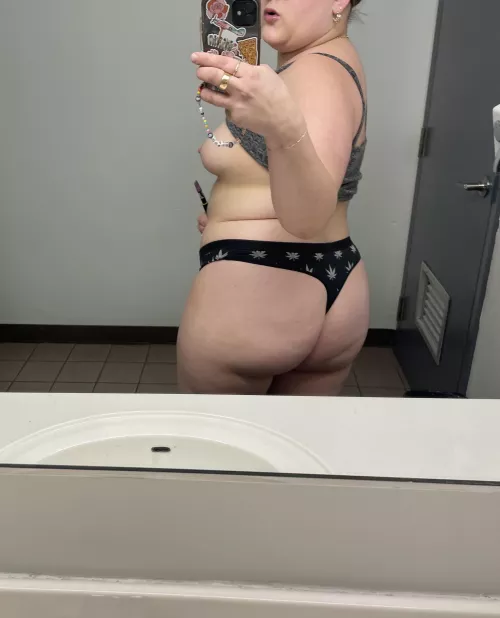 little work break (f) by weirdlycanadian_