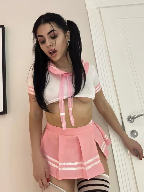 lovely gentle outfit by Injekl