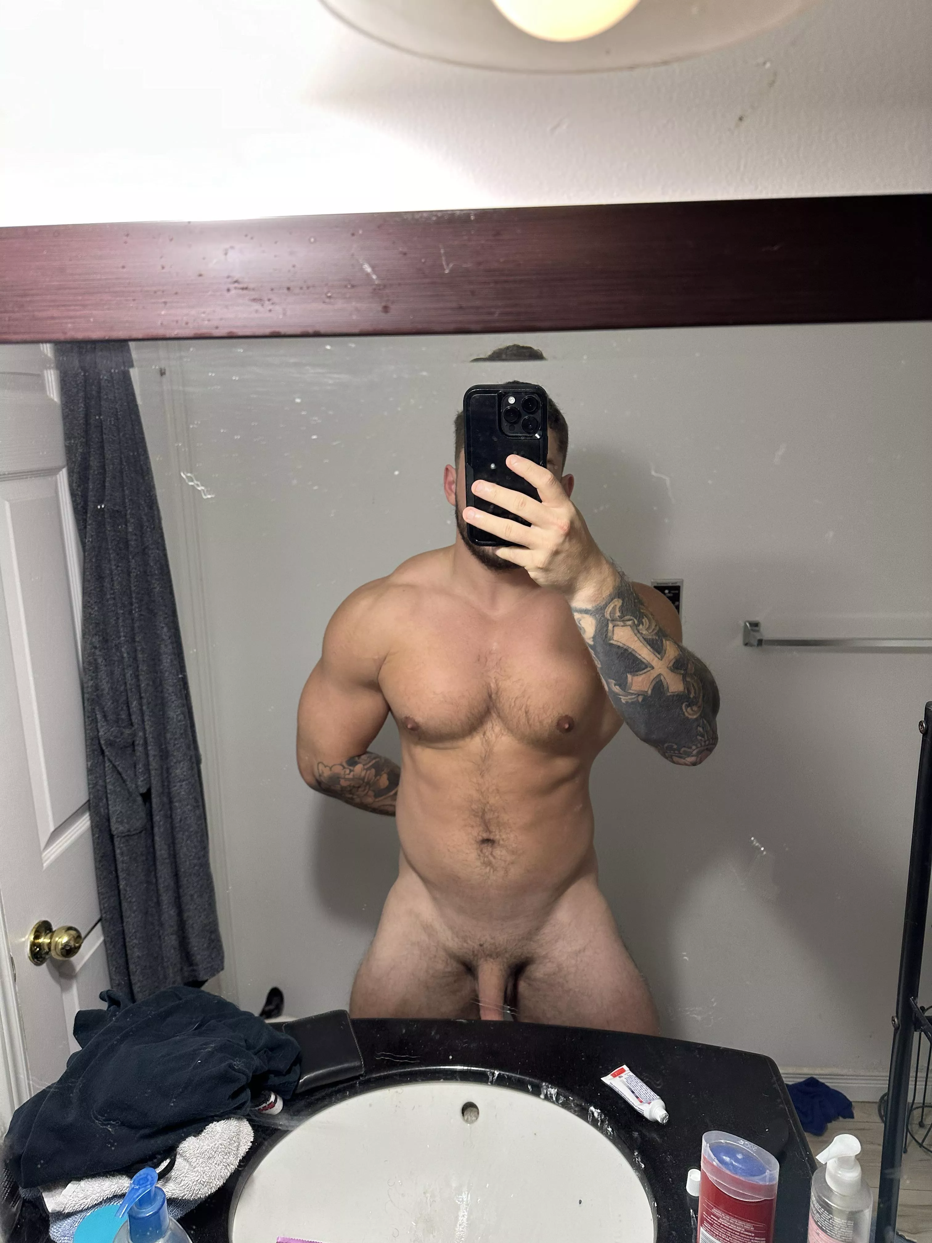 (M) big enough? posted by moreweightsmoredate
