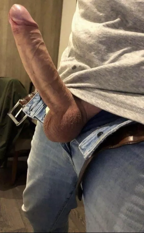 M23 I need a good girl to suck me off before I go to work by BreadsticksM8