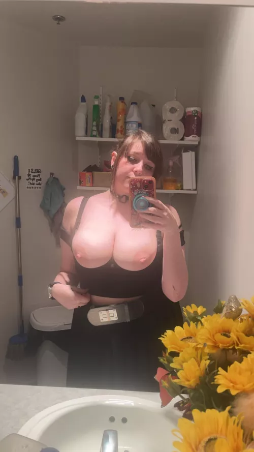 Risky workplace pics are the most thrilling to take  by skypunk1998