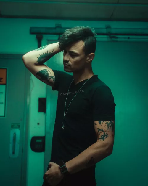 Seductively destructive by Damon_Haze