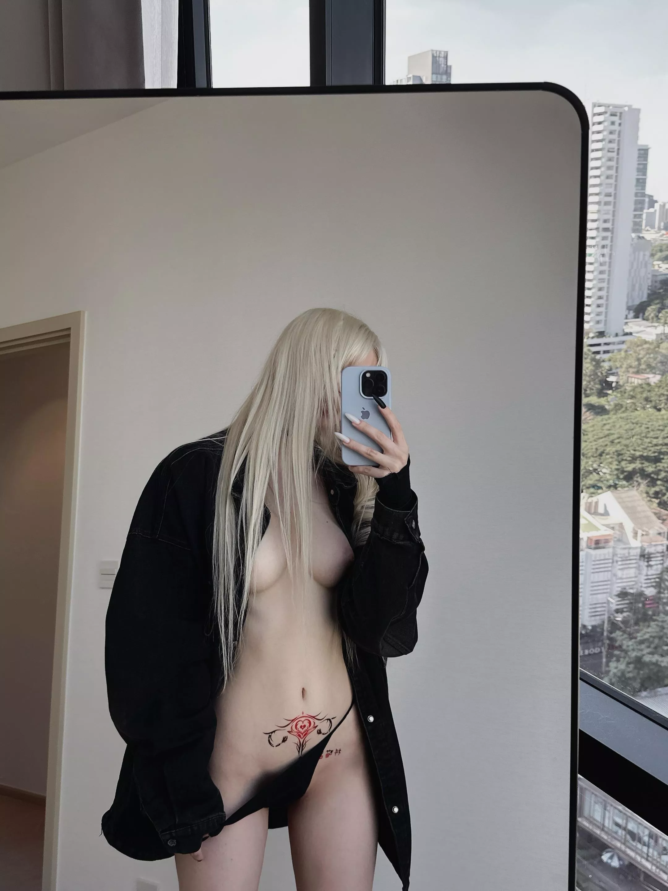 Suck me like a lollipop posted by mercytakerr