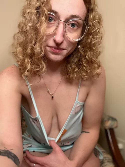 Taking sleepover applications ;) by curly_girly69