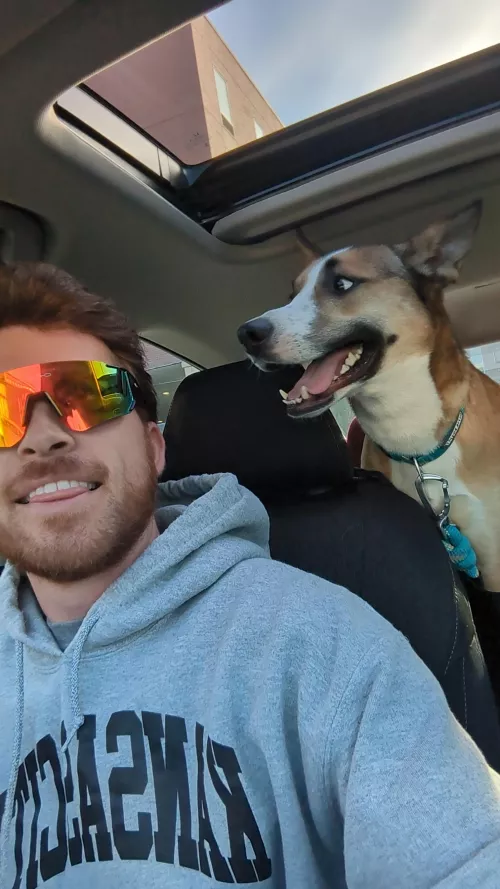 Taking the kid to daycare 😁 by loumatican