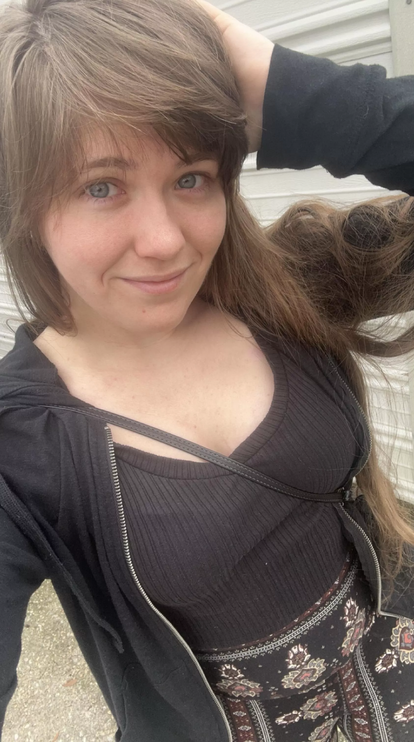 The pollen is definitely getting to me.. & yet it’s still cold outside. [f] posted by SorrryCharlie