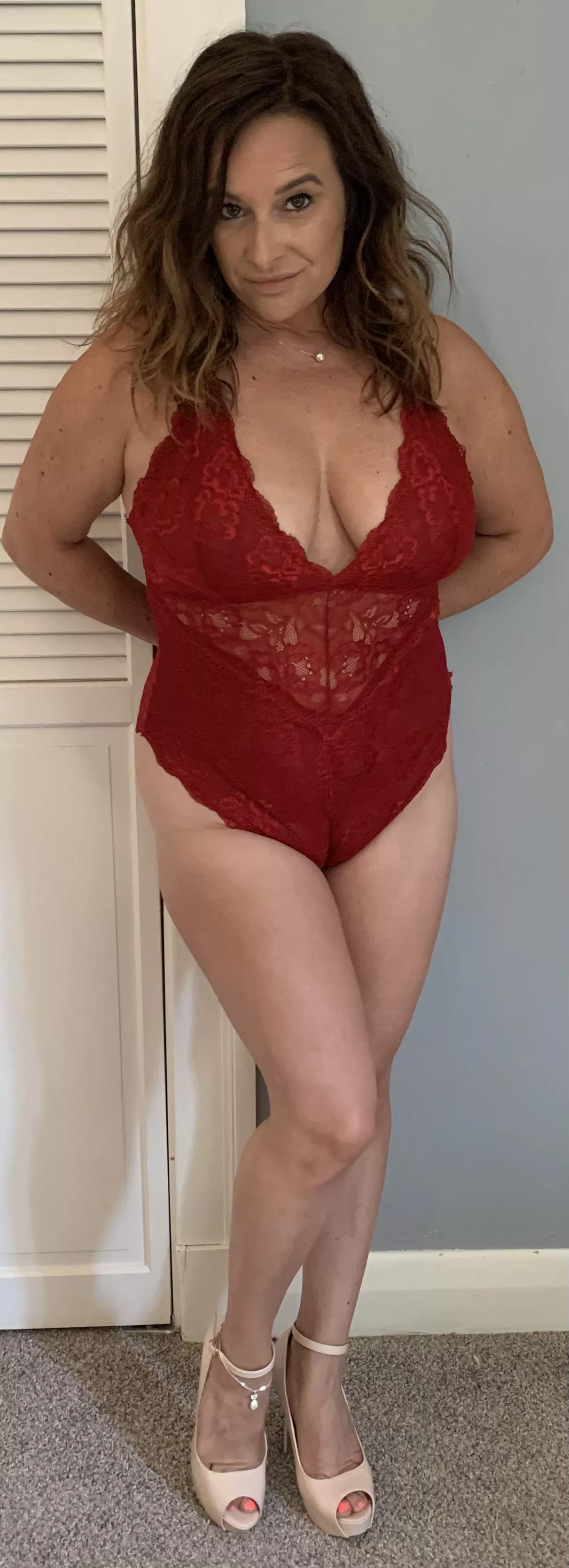 Thick White Lingerie Milf 45F posted by sophienextdoor