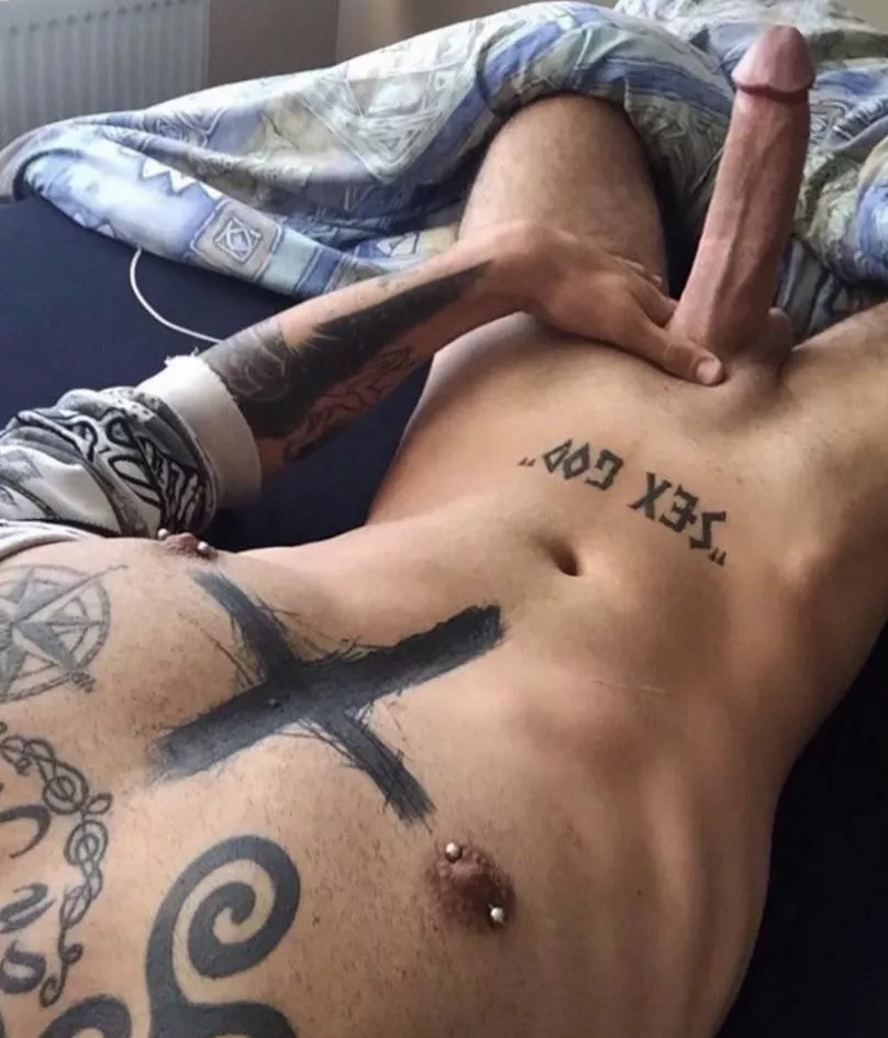 wanna be my bottom ? posted by ArtofDonJuan