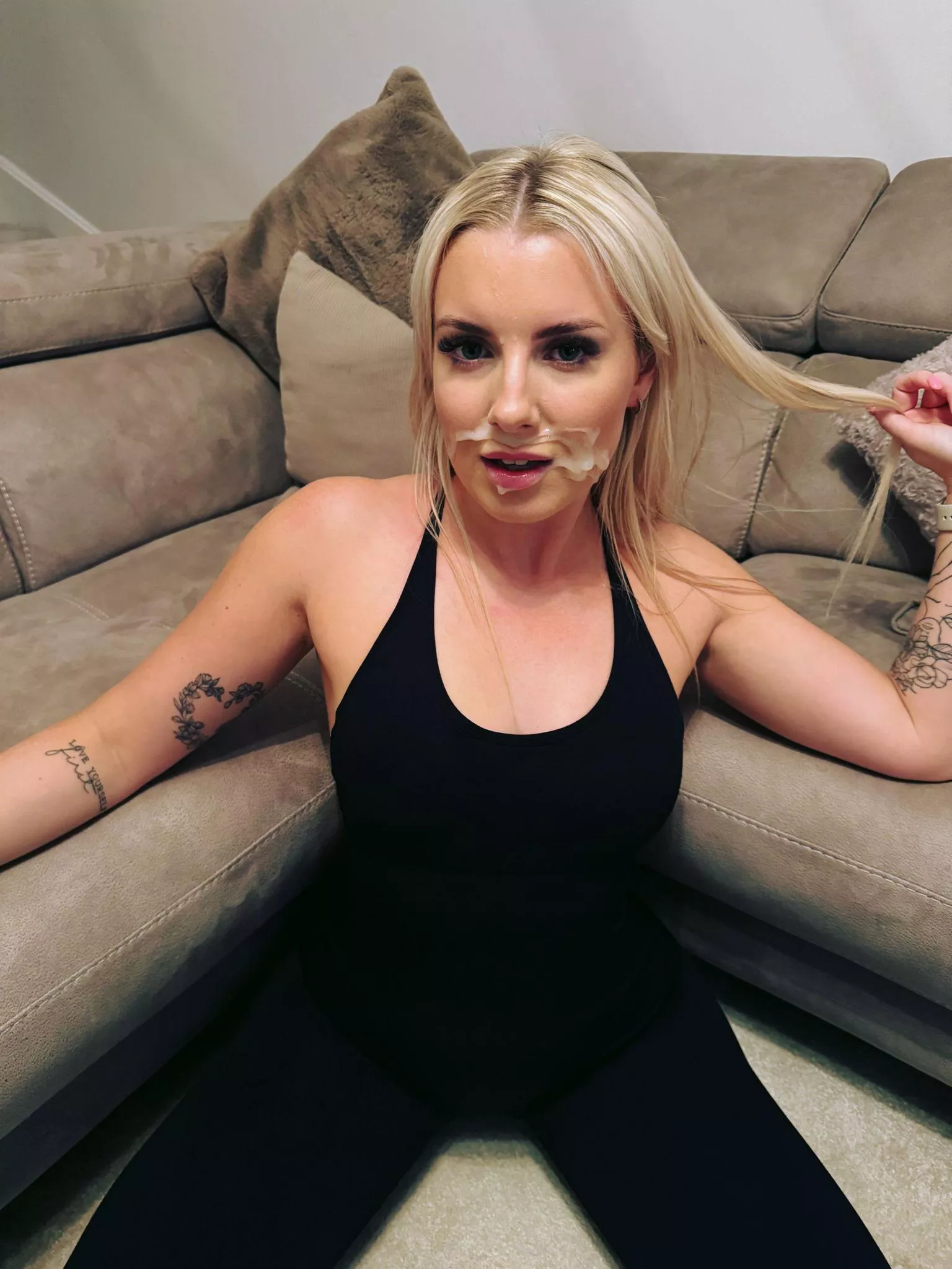 Why is it so hard to find a guy to cum on my face like this everyday? posted by EmilyWalters18