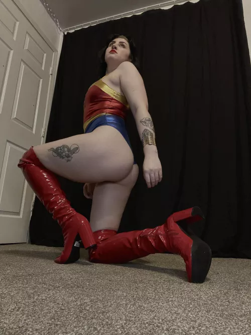 Wonder Woman booty  by Jinxedgirly