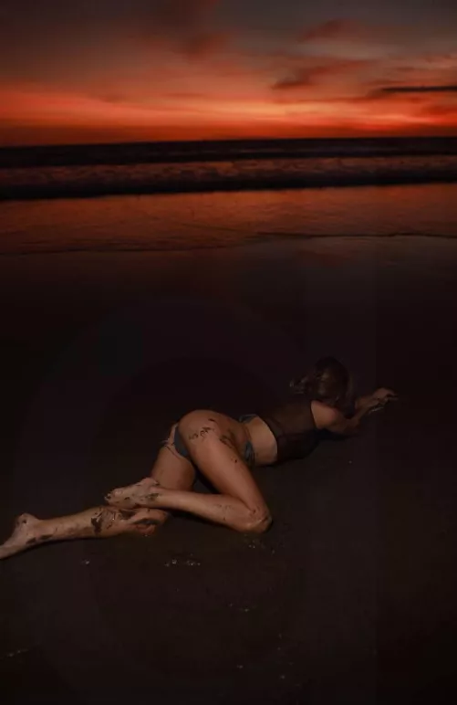 Would you agree sharing me with your friends? by Apprehensive_Use5225