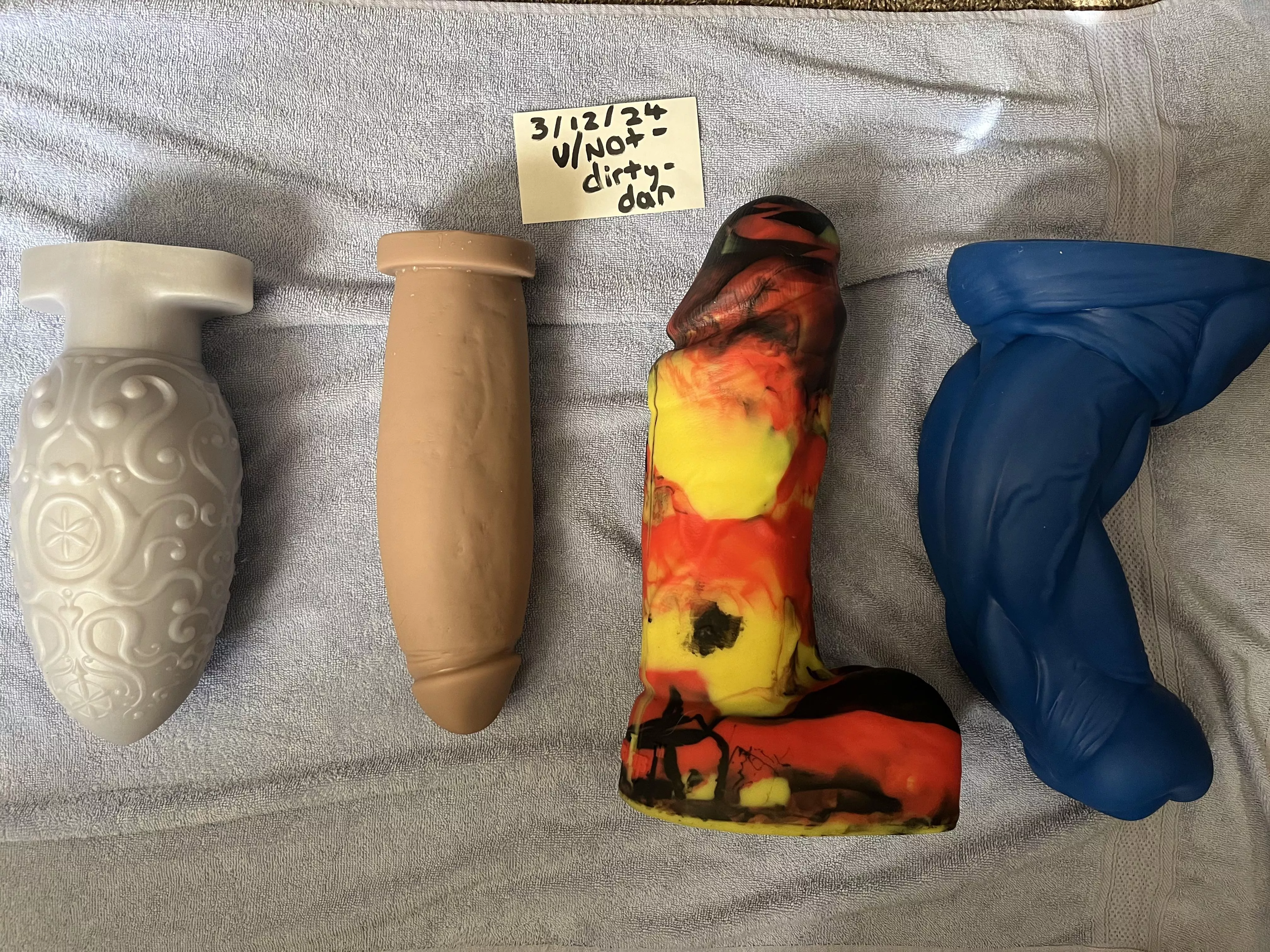 WTS (US) BD, Hankey’s, JohnThomas toys posted by Not-Dirty-Dan