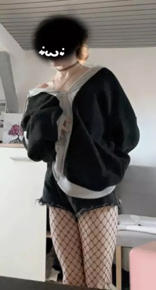 >\\\\\< by Wild_Acanthisitta805