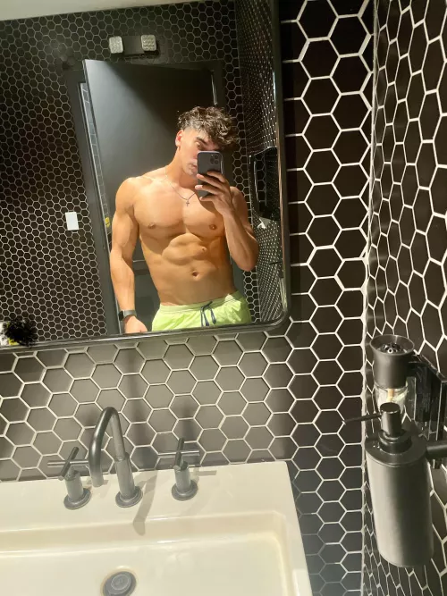 23 (m) in Miami by College23guy