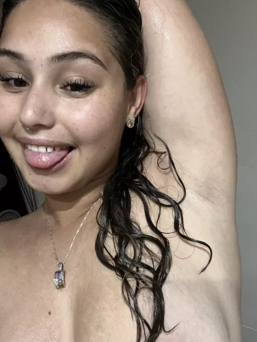 A bath to refresh your armpits after doing yoga by candybunnyy