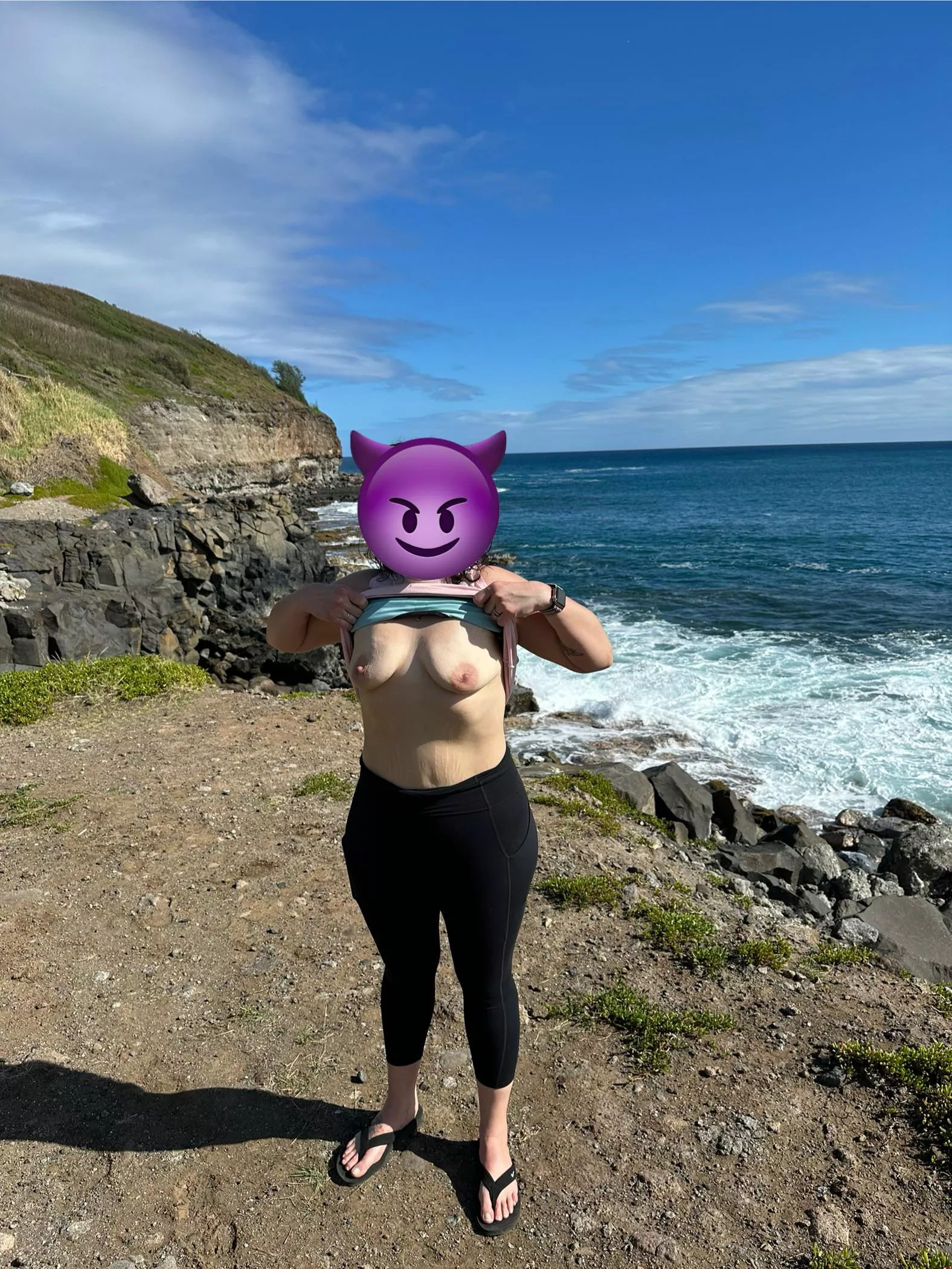 Adventures of a slutty wife in Hawaii! posted by RaynaNThunder