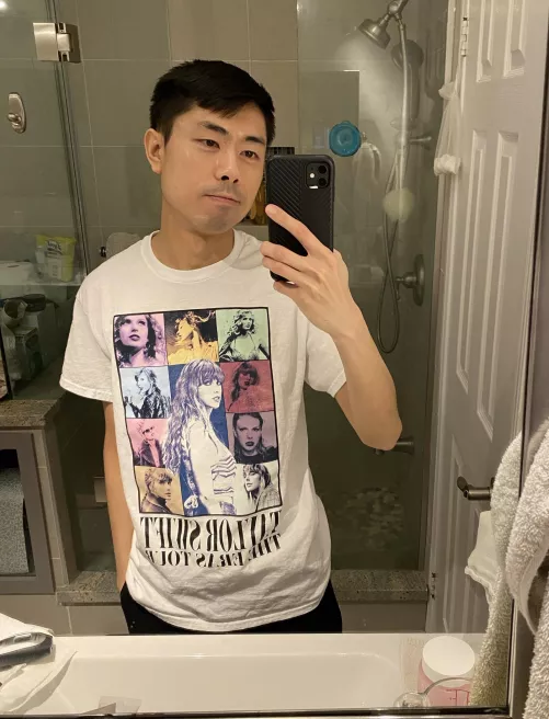 Any other gay Swifties here? If so, what’s your favourite song? by TOSixGG