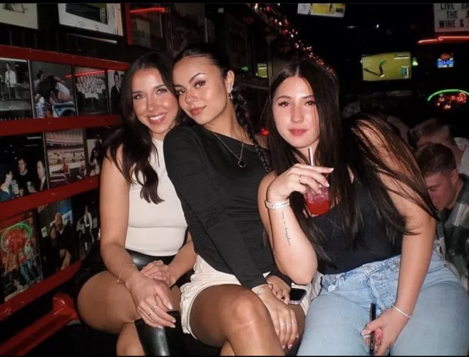 At the bar by jakos27