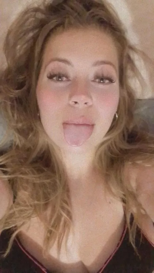 Can you imagine what Is happen down there? 😈 by Markluvip