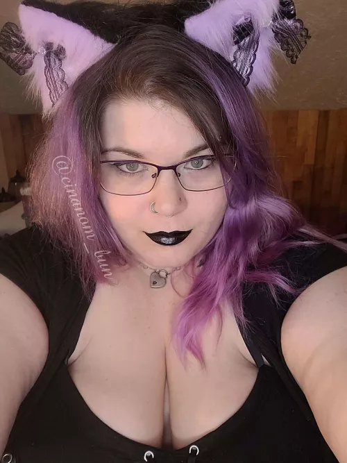 Collared and waiting for to be commanded by cinanom_bunz