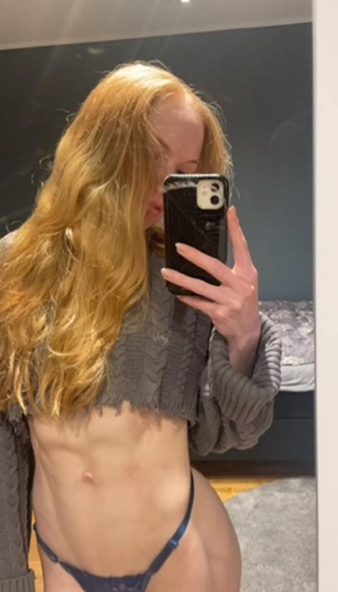 Crop top posted by LoviLana