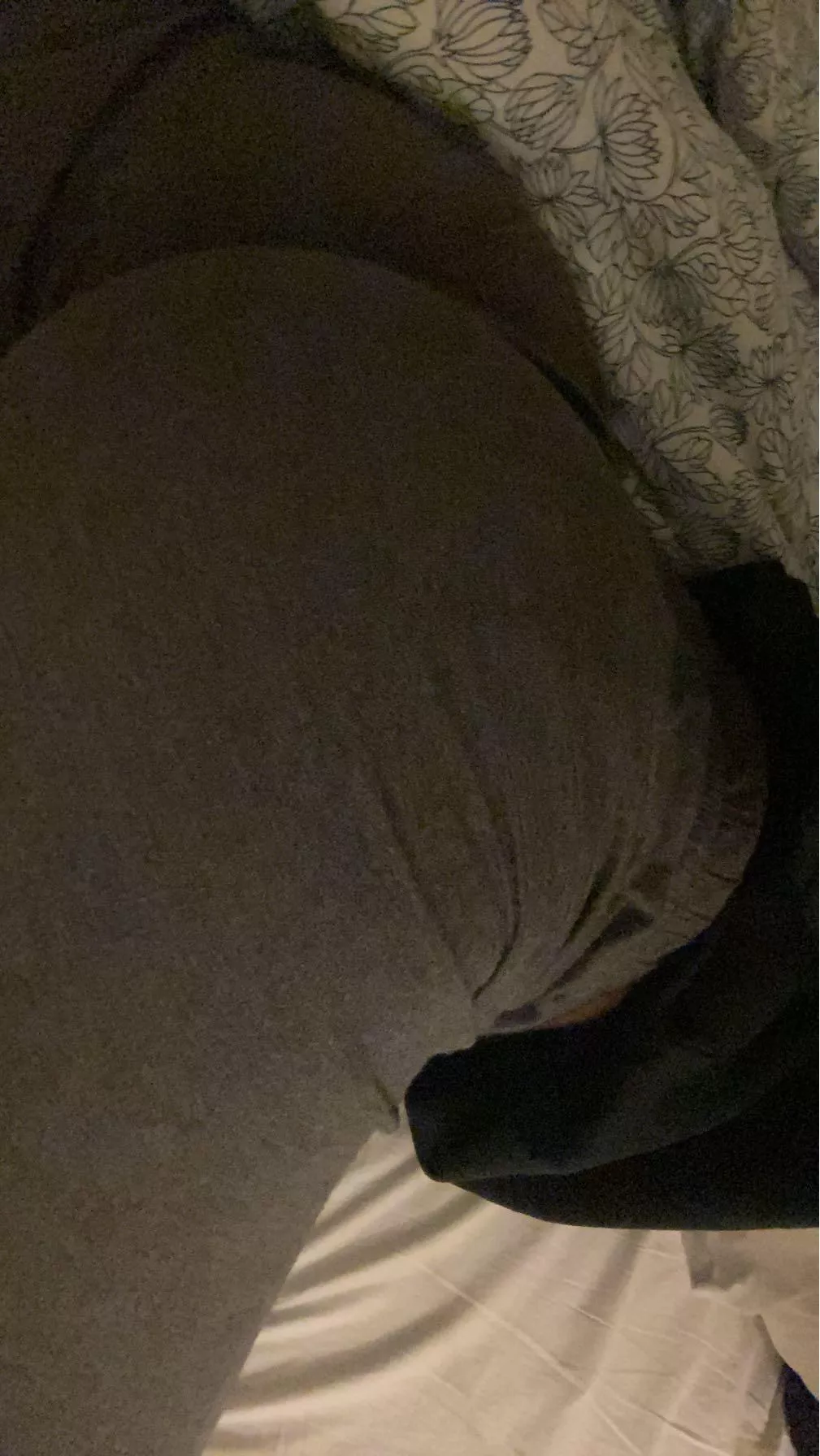 Daddy does my ass make you hard? posted by ThaFreakyOne