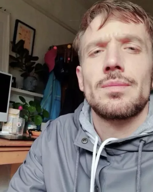 Day is dragging but so much on here 😘 by Barry84Boy