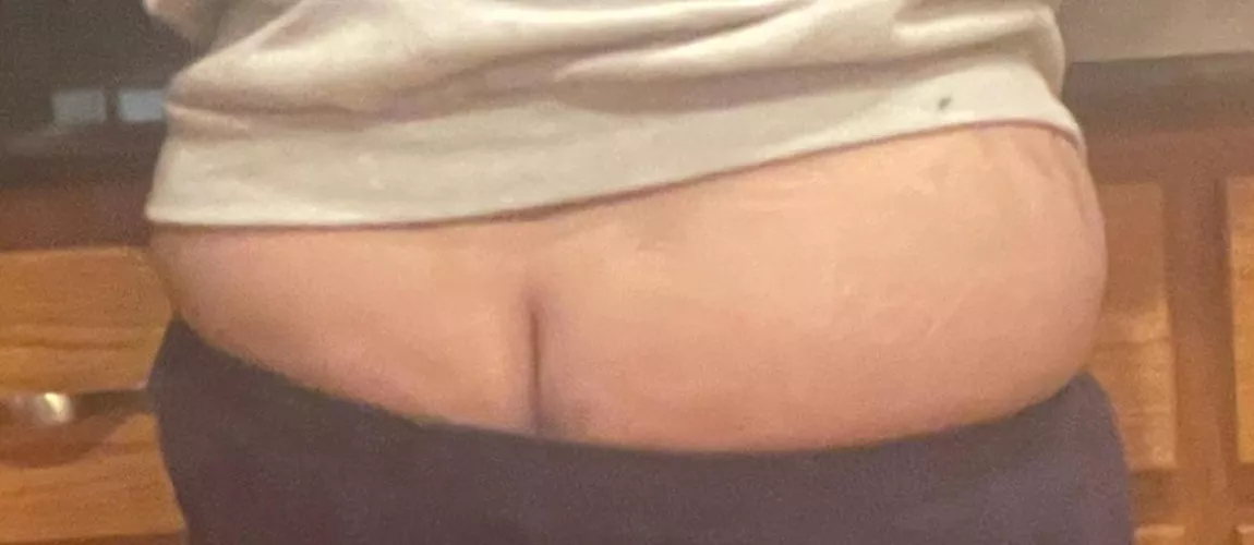 Everyone look at my mom’s ass by runs_with_scissors6