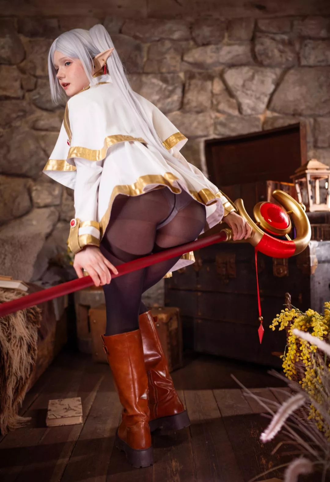 Frieren cosplay by Neyrodesu  posted by Neyrodesu