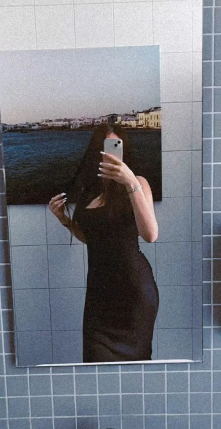 God i love Tight dresses  posted by ValentinaGoddesss
