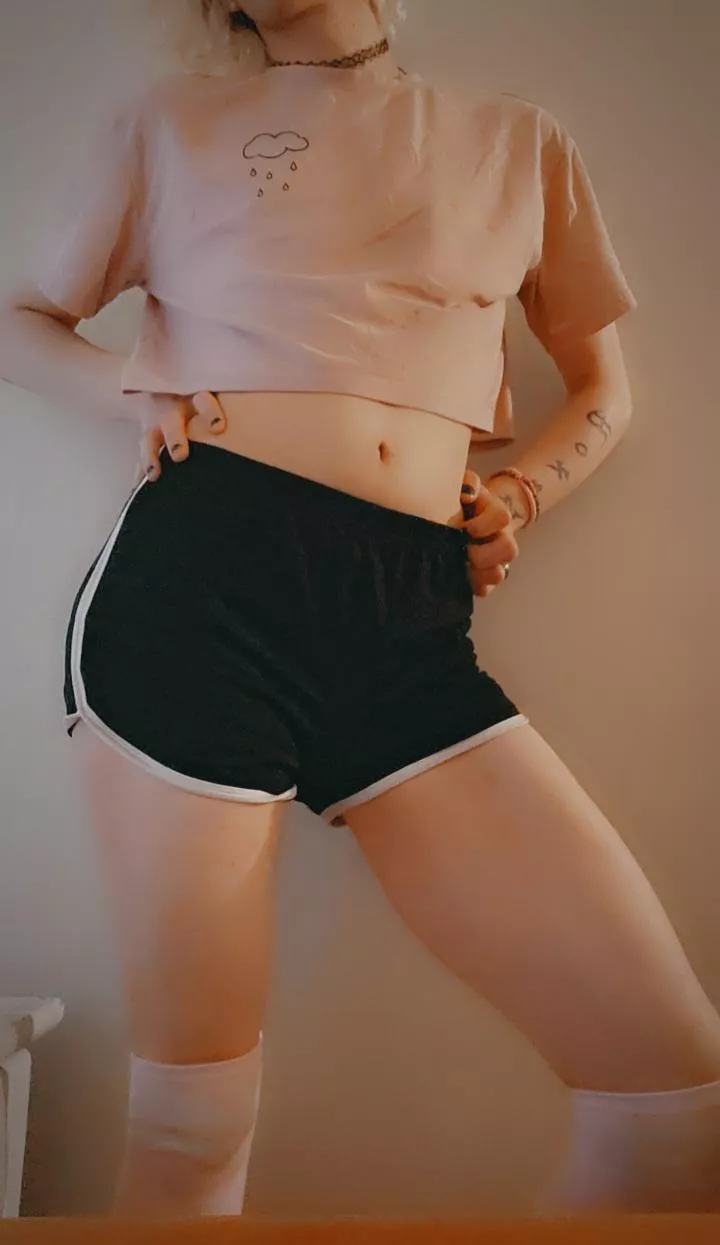 I like shorts! They're comfy and easy to wear! 💕 posted by Roxas_S