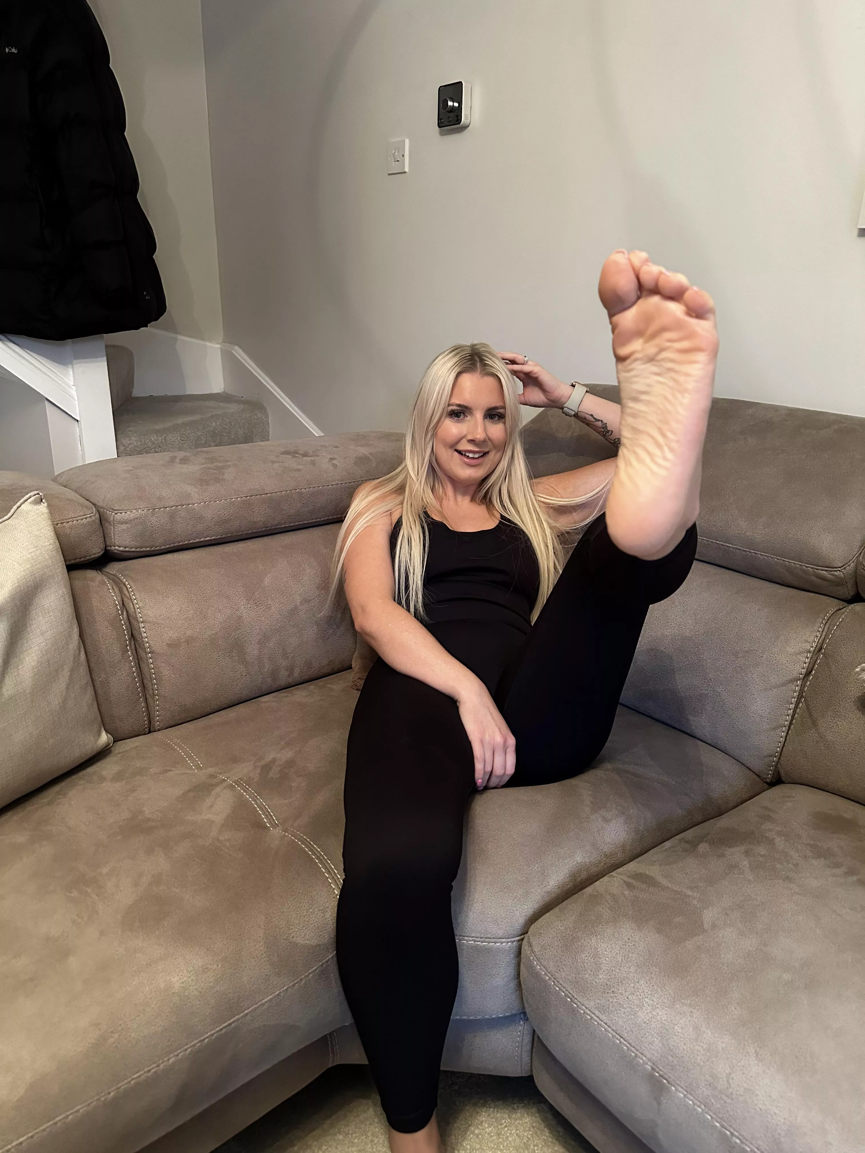 I love foot rubs! Any volunteers? OC posted by EmilyWalters18