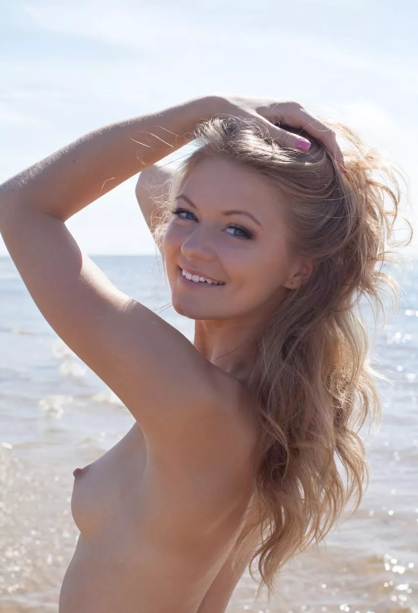 I love to be on the beach every day posted by LateBoats