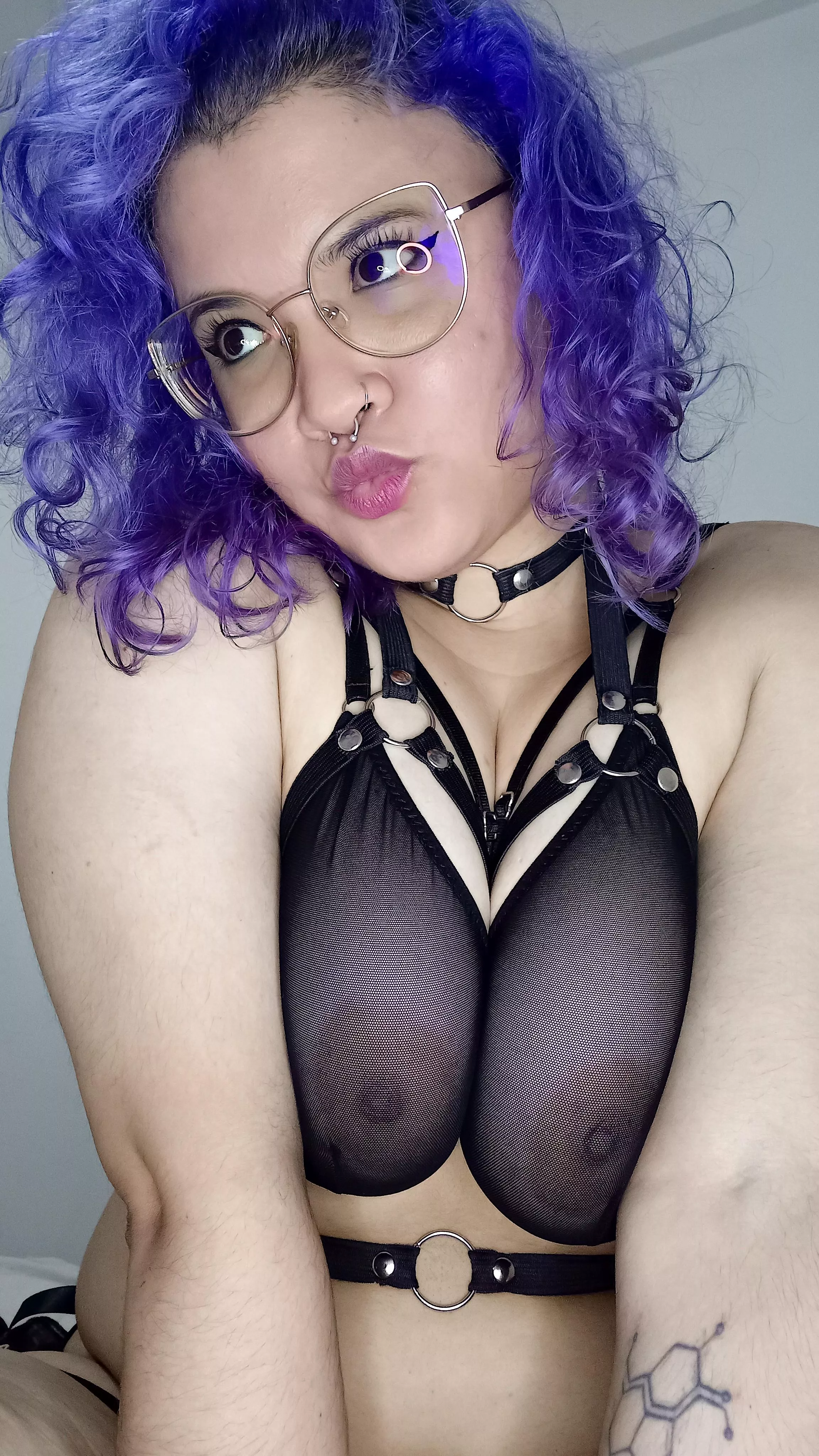 Look daddy I think it fits perfectly between them posted by IvyMayhem_x