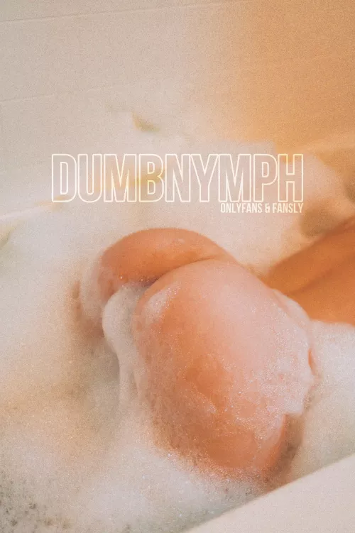 Looking for a cute, 5’0, 98lb, freckle faced, girl next door? I’m right here 👋🏻🧴💦 by saranymph