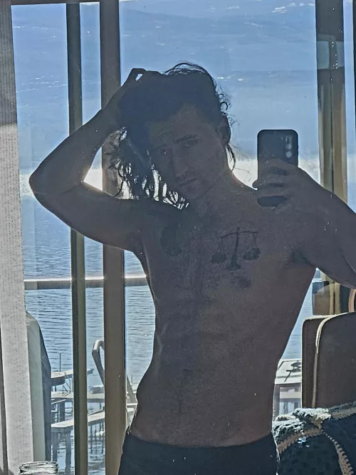 Loving my body 💖 you should too by ghost_of_bohemia